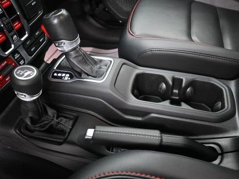 Used 2024 Jeep Gladiator Rubicon w/ Technology Group image 20