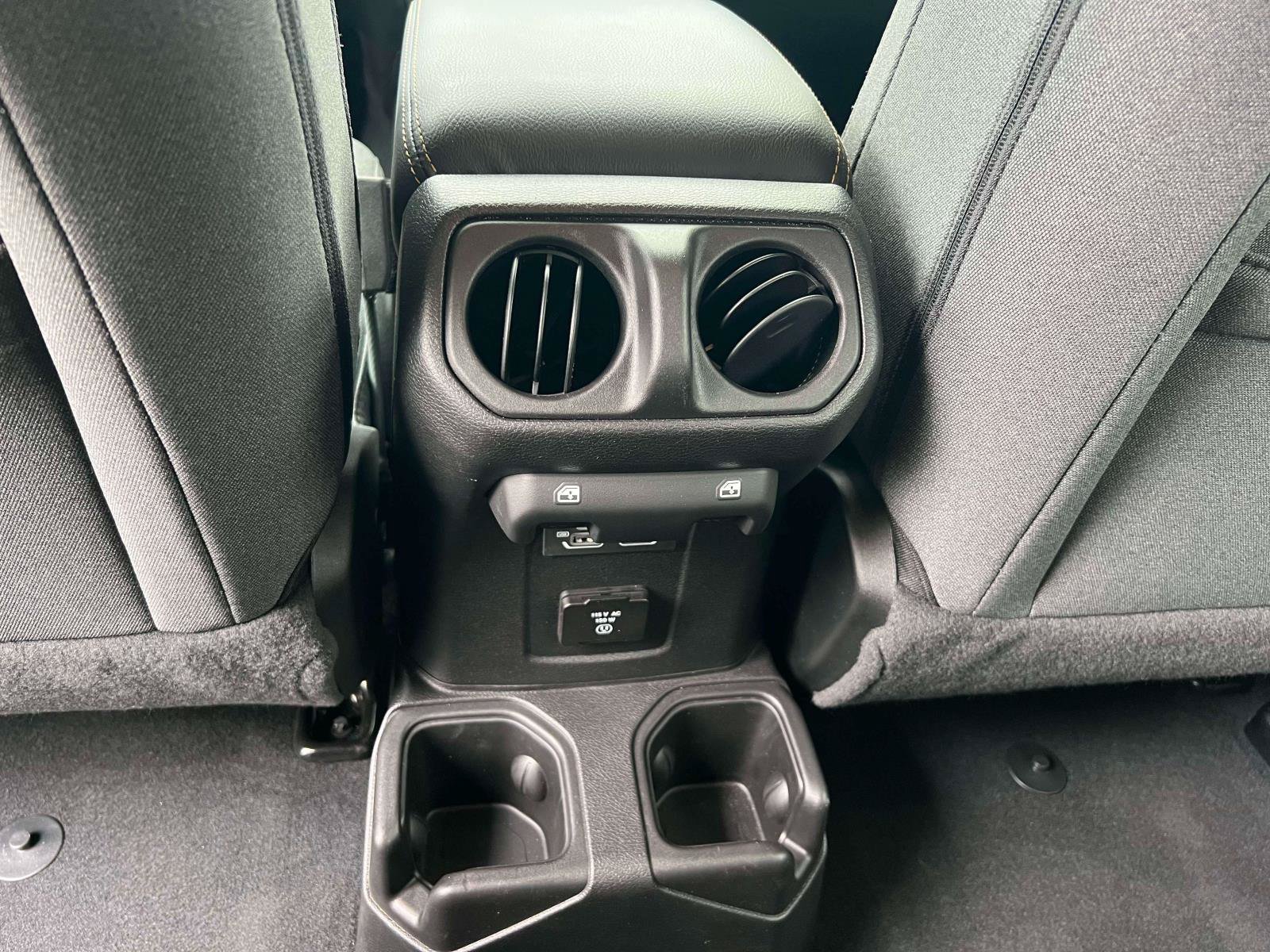 Used 2026 Jeep Wrangler Unlimited Sahara AWD/4WD image 20