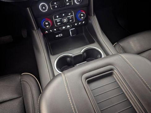 Used 2023 Chevrolet Suburban Premier image 94