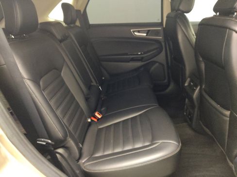 Used 2020 Ford Edge SEL w/ Convenience Package image 19