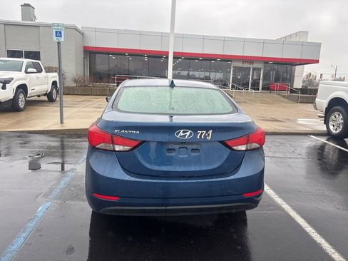 Used 2015 Hyundai Elantra SE w/ Option Group 03 image 5