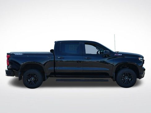 Used 2022 Chevrolet Silverado 1500 LT Trail Boss w/ Convenience Package II AWD/4WD image 2