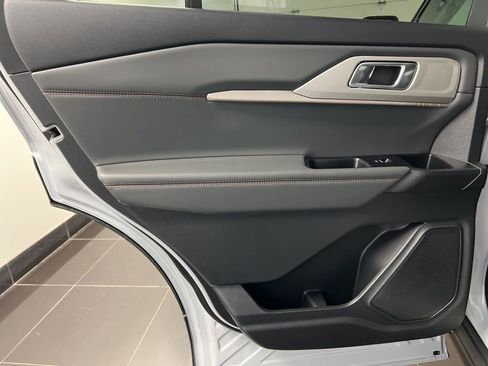 New 2026 Ford Explorer Active image 32