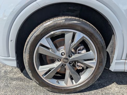 Used 2024 Audi Q4 e-tron Premium Plus w/ Premium Plus image 10