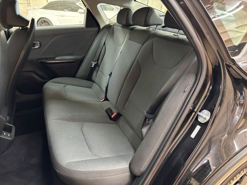 Used 2025 Kia K4 FWD image 37