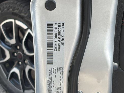 Used 2025 Jeep Compass Trailhawk AWD/4WD image 10