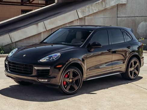 Used 2016 Porsche Cayenne Turbo AWD/4WD image 33