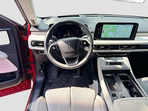 Used 2025 Lincoln Aviator Reserve w/ Equipment Group 201A AWD/4WD image 24
