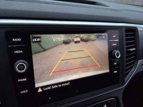 Used 2021 Volkswagen Atlas Cross Sport SE image 11