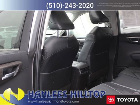 Used 2023 Toyota Highlander Limited image 19