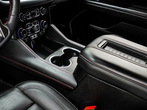 Used 2024 Chevrolet Suburban RST image 16