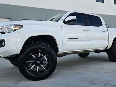 Used 2021 Toyota Tacoma SR5 image 1