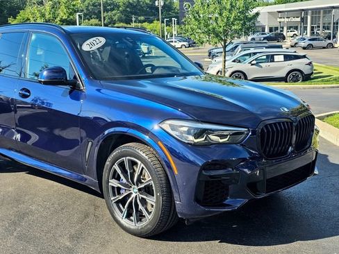 Used 2022 BMW X5 M50i w/ Premium Package AWD/4WD image 2