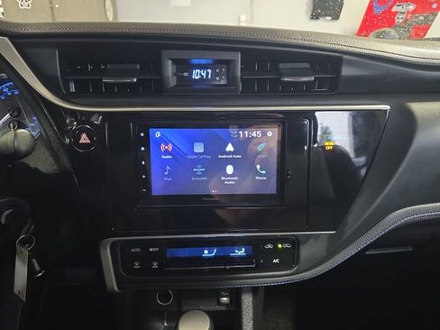 Used 2019 Toyota Corolla SE image 23