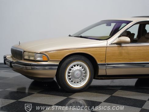 Used 1996 Buick Roadmaster Estate RWD image 19