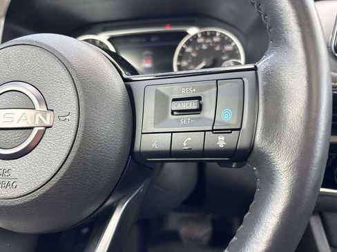 Used 2023 Nissan Rogue SV w/ SV Premium B Package image 19