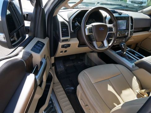 Used 2019 Ford F150 Lariat w/ Equipment Group 502A Luxury AWD/4WD image 11