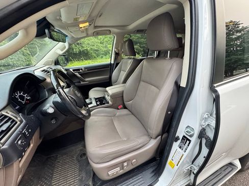 Used 2020 Lexus GX 460 Premium w/ Premium Package AWD/4WD image 9