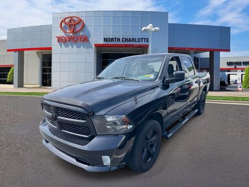 Used 2017 RAM 1500 Express w/ Black Ram 1500 Express Group image 4