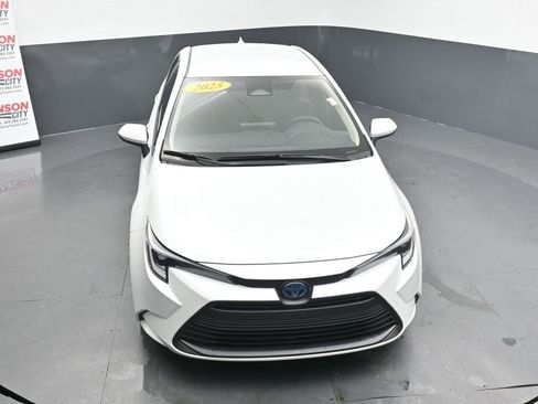 Used 2025 Toyota Corolla LE image 33