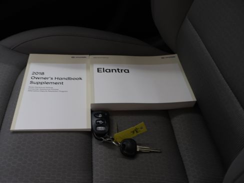 Used 2018 Hyundai Elantra SE FWD image 46