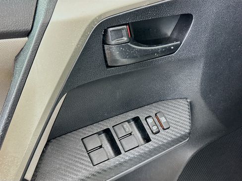 Used 2015 Toyota RAV4 LE FWD image 15