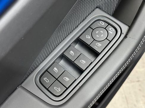 New 2025 Porsche Macan Turbo Electric image 25