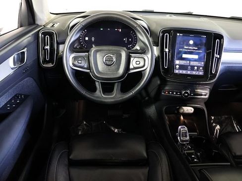 Used 2023 Volvo XC40 B5 Plus w/ Protection Package Premier AWD/4WD image 3