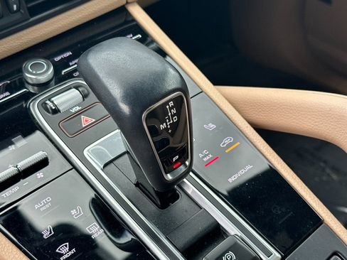 Certified 2023 Porsche Cayenne Platinum Edition AWD/4WD image 22