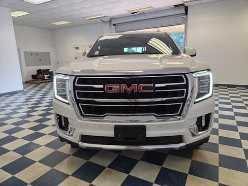 Used 2022 GMC Yukon SLT w/ SLT Premium Package RWD image 2