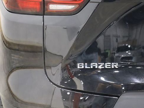 Used 2023 Chevrolet Blazer LT image 41