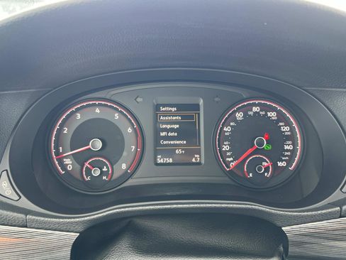 Certified 2022 Volkswagen Passat 2.0T R-Line image 9