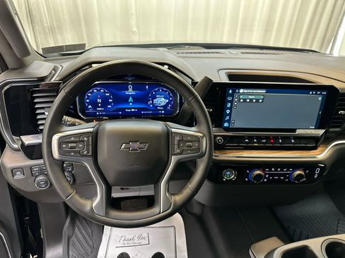 Used 2024 Chevrolet Silverado 1500 RST image 3