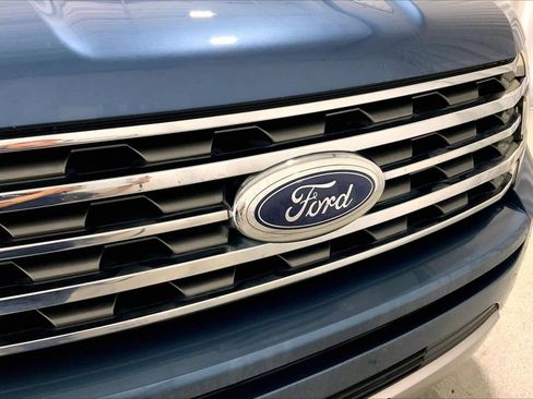Used 2018 Ford Expedition Max XLT w/ Equipment Group 202A RWD image 7