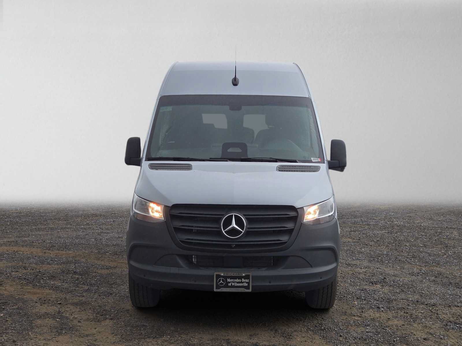 Used 2025 Mercedes-Benz Sprinter 2500 image 8