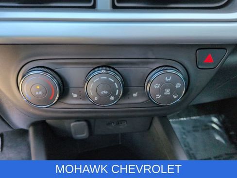 Used 2024 Chevrolet Trax LS w/ LS Convenience Package FWD image 17
