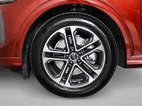 Certified 2025 Audi Q5 Prestige image 15