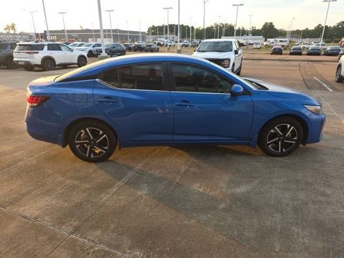 Used 2024 Nissan Sentra SV FWD image 6