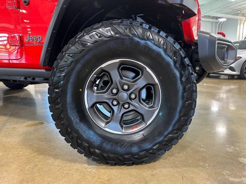 Used 2020 Jeep Gladiator Rubicon AWD/4WD image 9