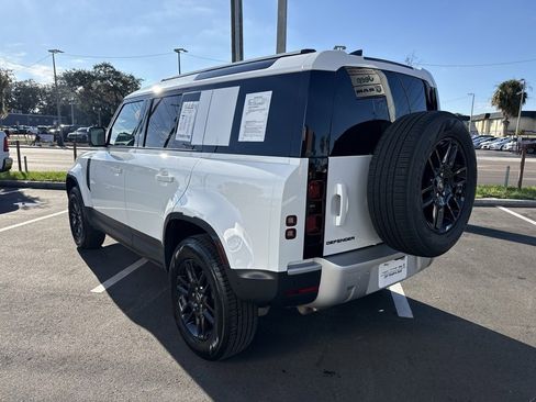 Used 2025 Land Rover Defender 110 S image 4