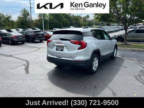 Used 2018 GMC Terrain SLE w/ Driver Convenience Package FWD image 5