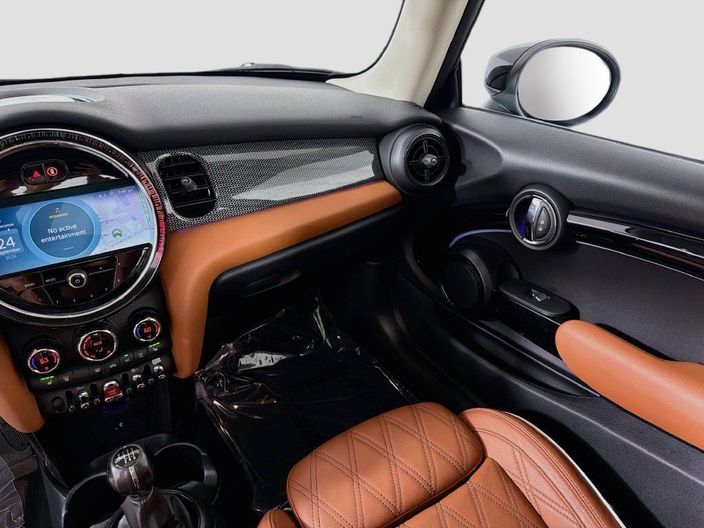 Used 2024 MINI Cooper S w/ Signature Upholstery Package FWD image 25