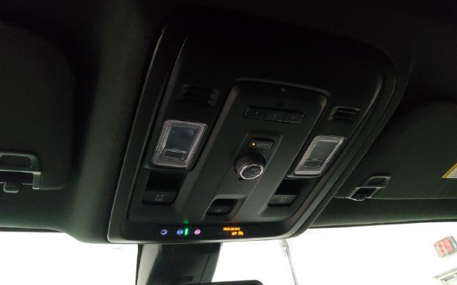 Used 2022 Chevrolet Tahoe Z71 AWD/4WD image 32
