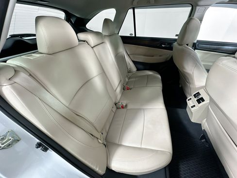 Used 2018 Subaru Outback 2.5i Limited w/ Popular Package #2 image 28