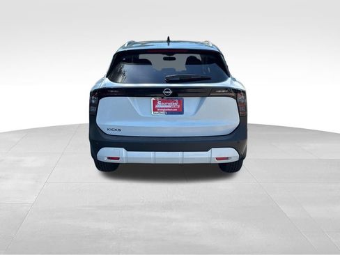 New 2026 Nissan Kicks SV w/ SV Premium Package FWD image 3