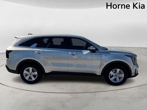 New 2026 Kia Sorento LX image 3