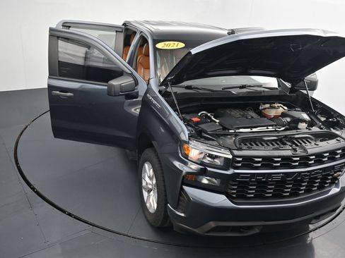 Used 2021 Chevrolet Silverado 1500 Custom AWD/4WD image 37