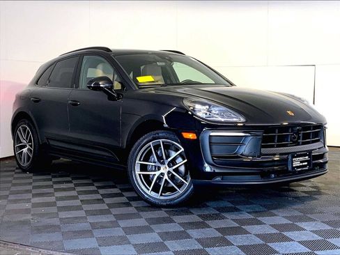Certified 2023 Porsche Macan AWD/4WD image 9