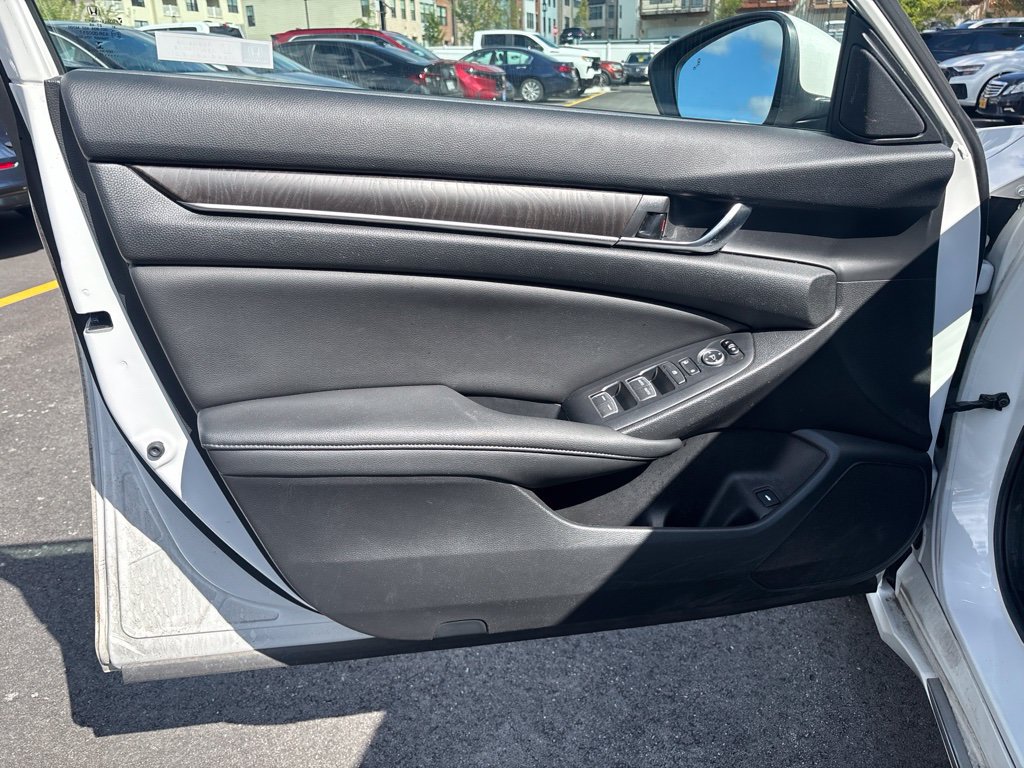 Used 2019 Honda Accord EX image 15