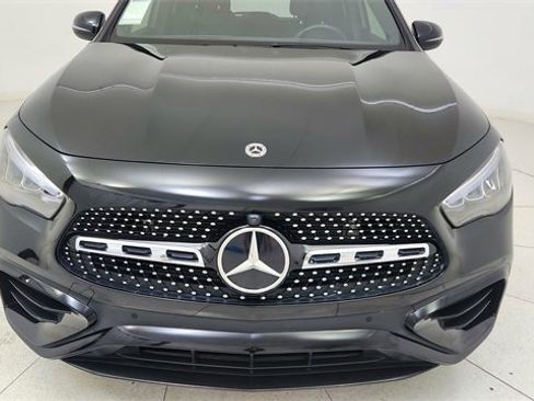 Used 2025 Mercedes-Benz GLA 250 4MATIC image 9